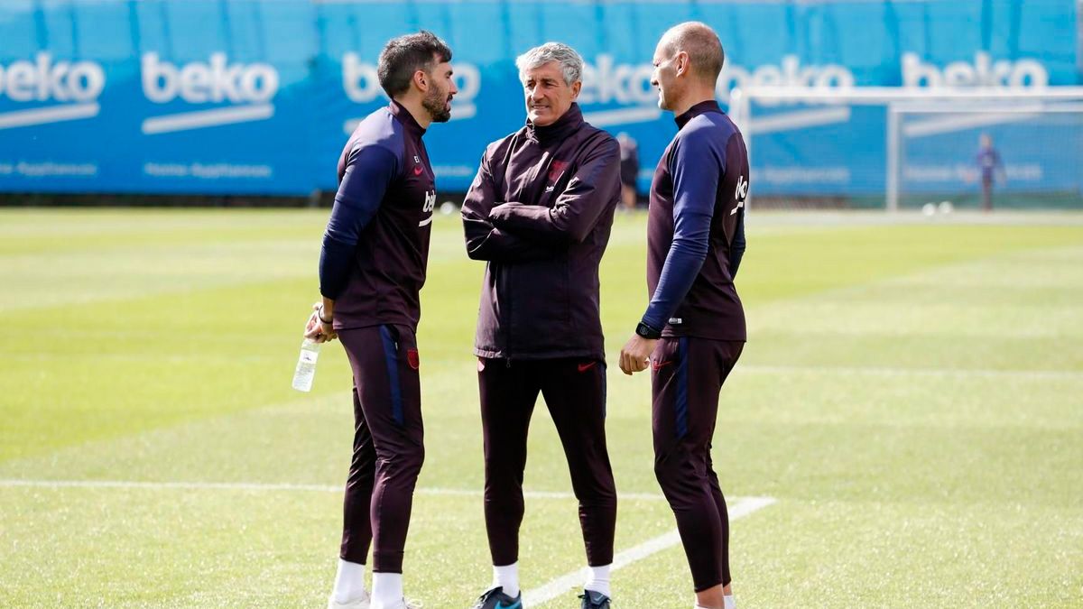 Quique Setién y Eder Sarabia en una sesión de entrenamiento del Barça | FCB