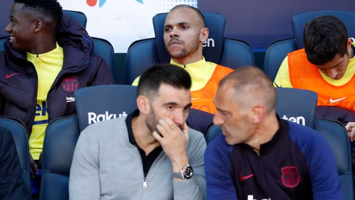 Eder Sarabia en el banquillo durante un partido del Barça | FCB
