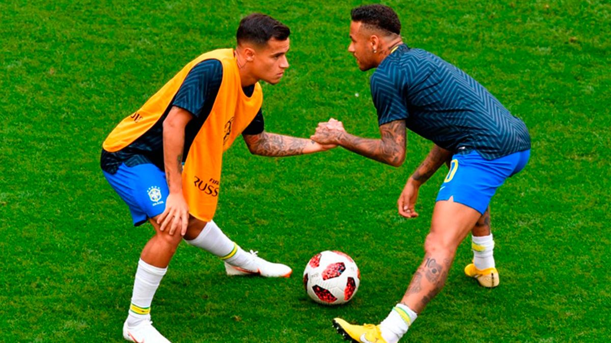 Philippe Coutinho and Neymar in a training session of Brazil national team