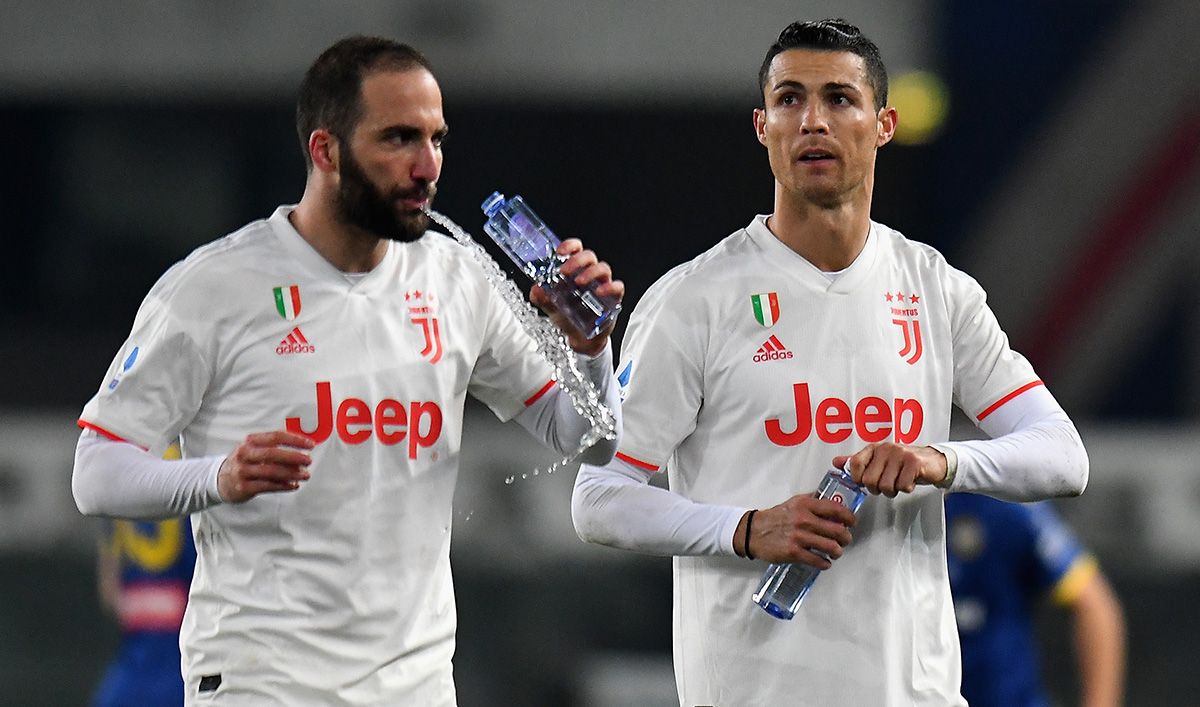 Higuaín and Cristiano Ronaldo, after a match with the Juventus