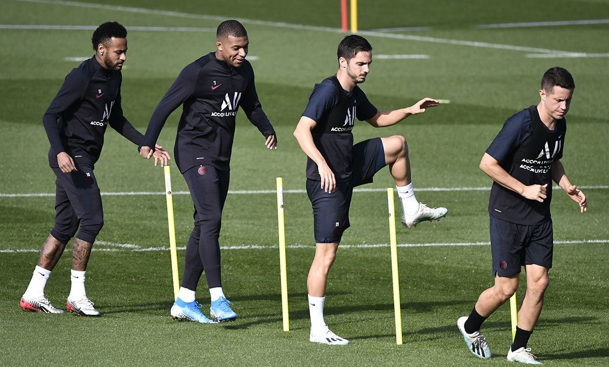 Neymar Jr, Mbappé, Herrera y Sarabia, entrenando con el PSG