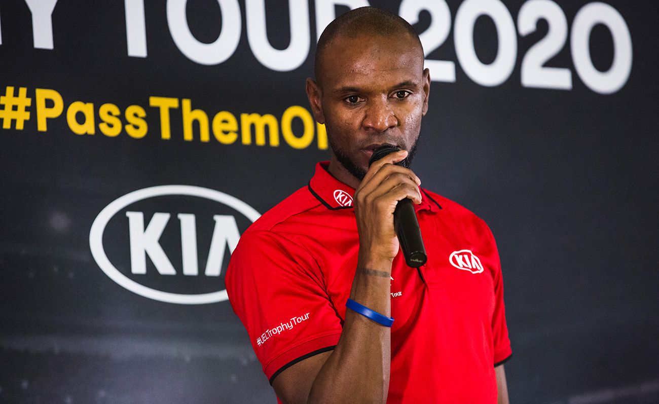 Éric Abidal speaks in an advertising act