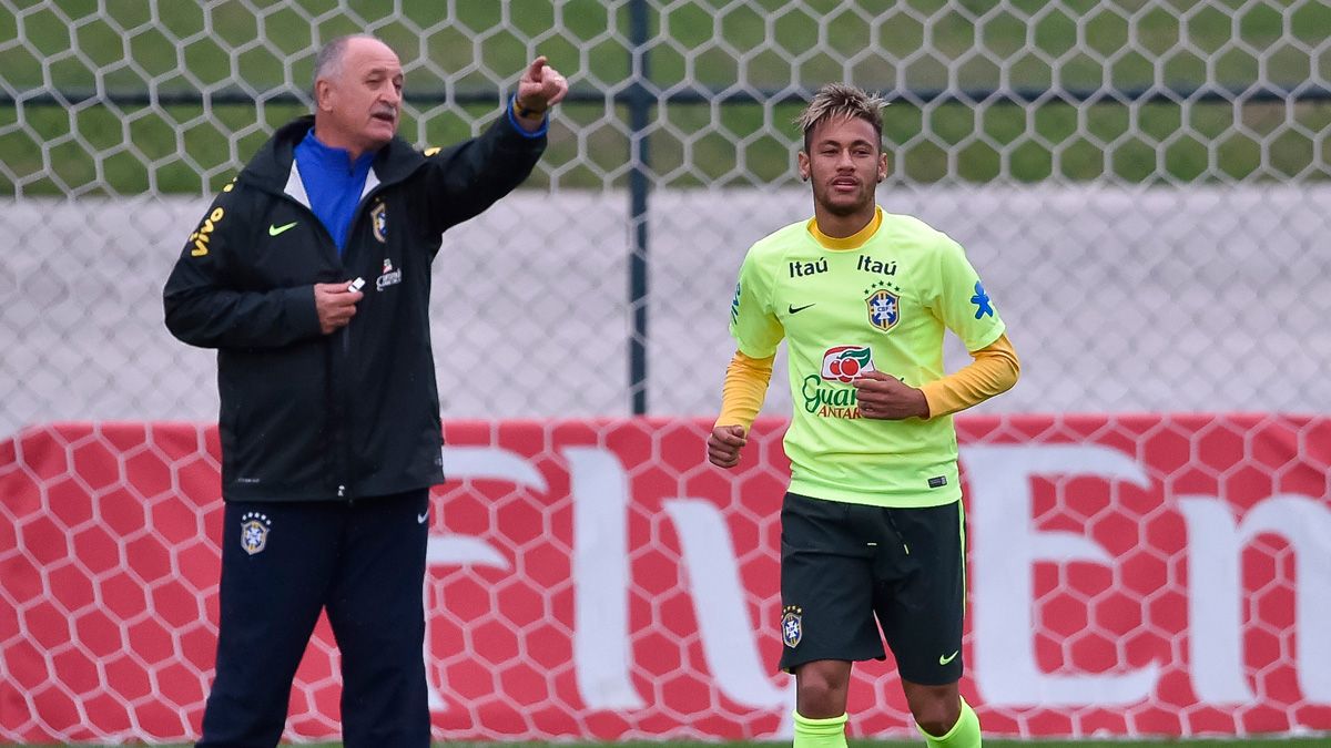 Luiz Felipe Scolari and Neymar in a training session of Brazil national team Luiz Felipe Scolari and Neymar in a training session of Brazil national team