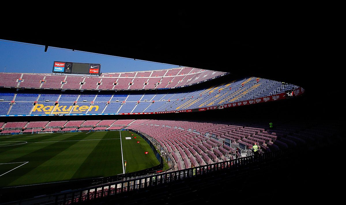 The Camp Nou, in a day without match
