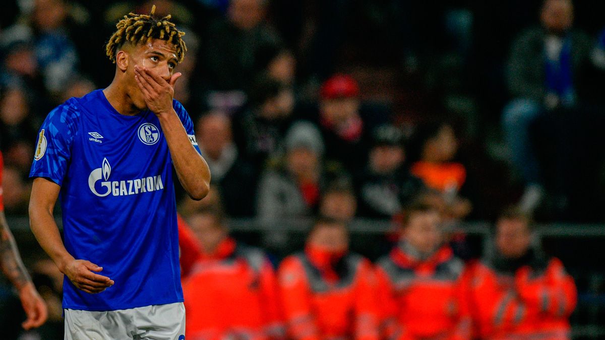 Jean-Clair Todibo in a match of Schalke 04 in the German Cup