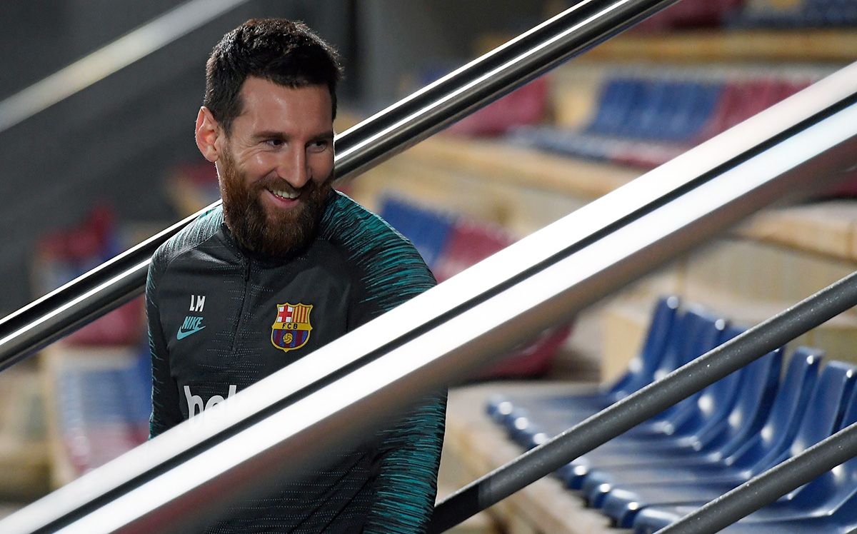 Leo Messi, sonriendo antes de entrenar con el FC Barcelona