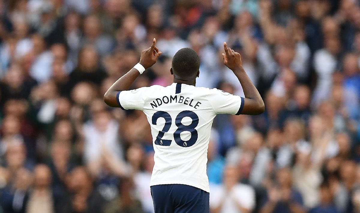 Ndombélé, durante un partido del Tottenham