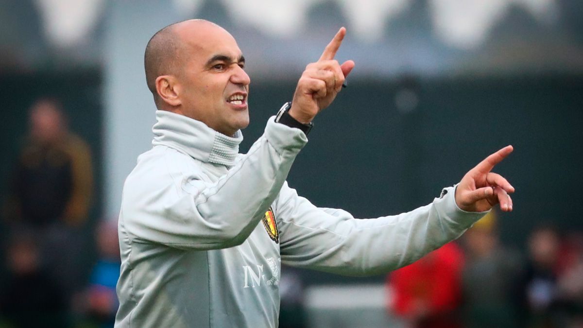 Roberto Martínez in a training session of the Belgium national team
