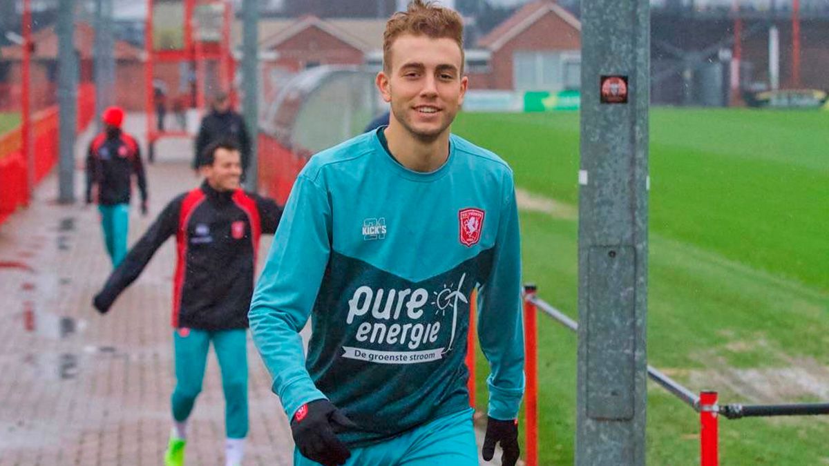 Oriol Busquets en una sesión de entrenamiento del Twente | @OriolBusquets8