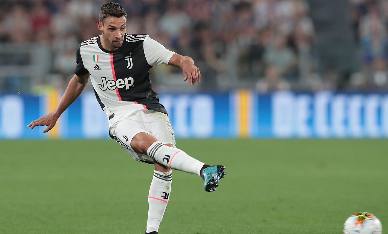 Mattia de Sciglio en un partido con la Juventus