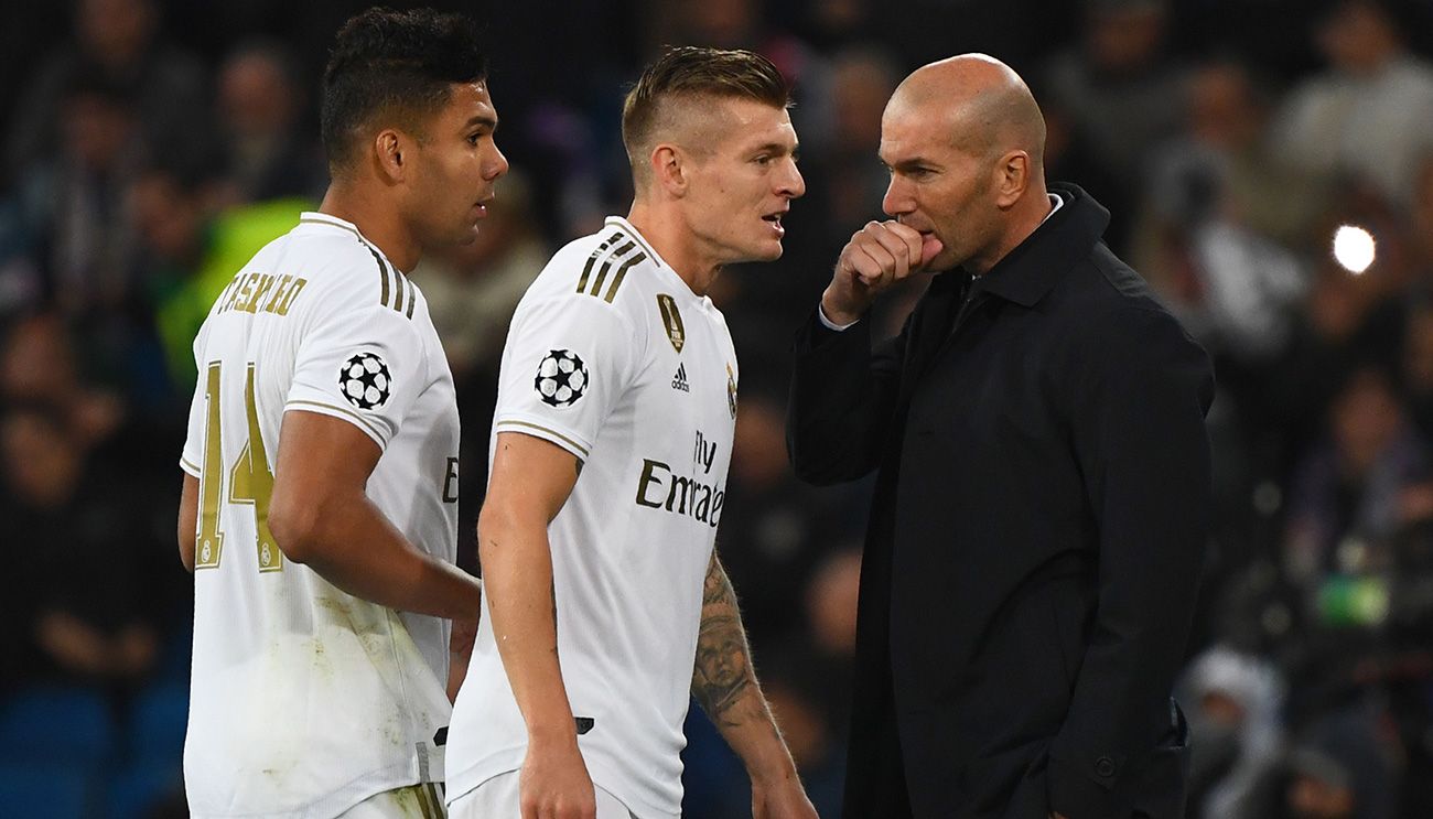 Kroos, Casemiro and Zidane in a party of the Madrid