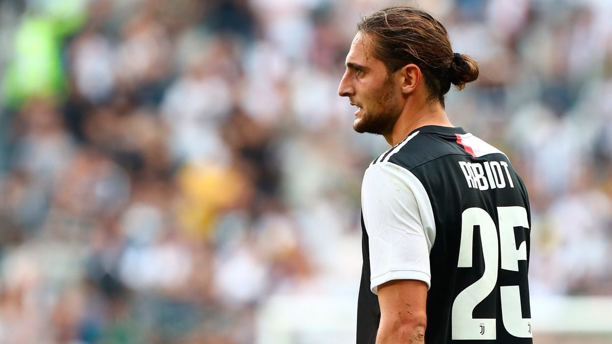 Adrien Rabiot in a match of Juventus in the Serie A