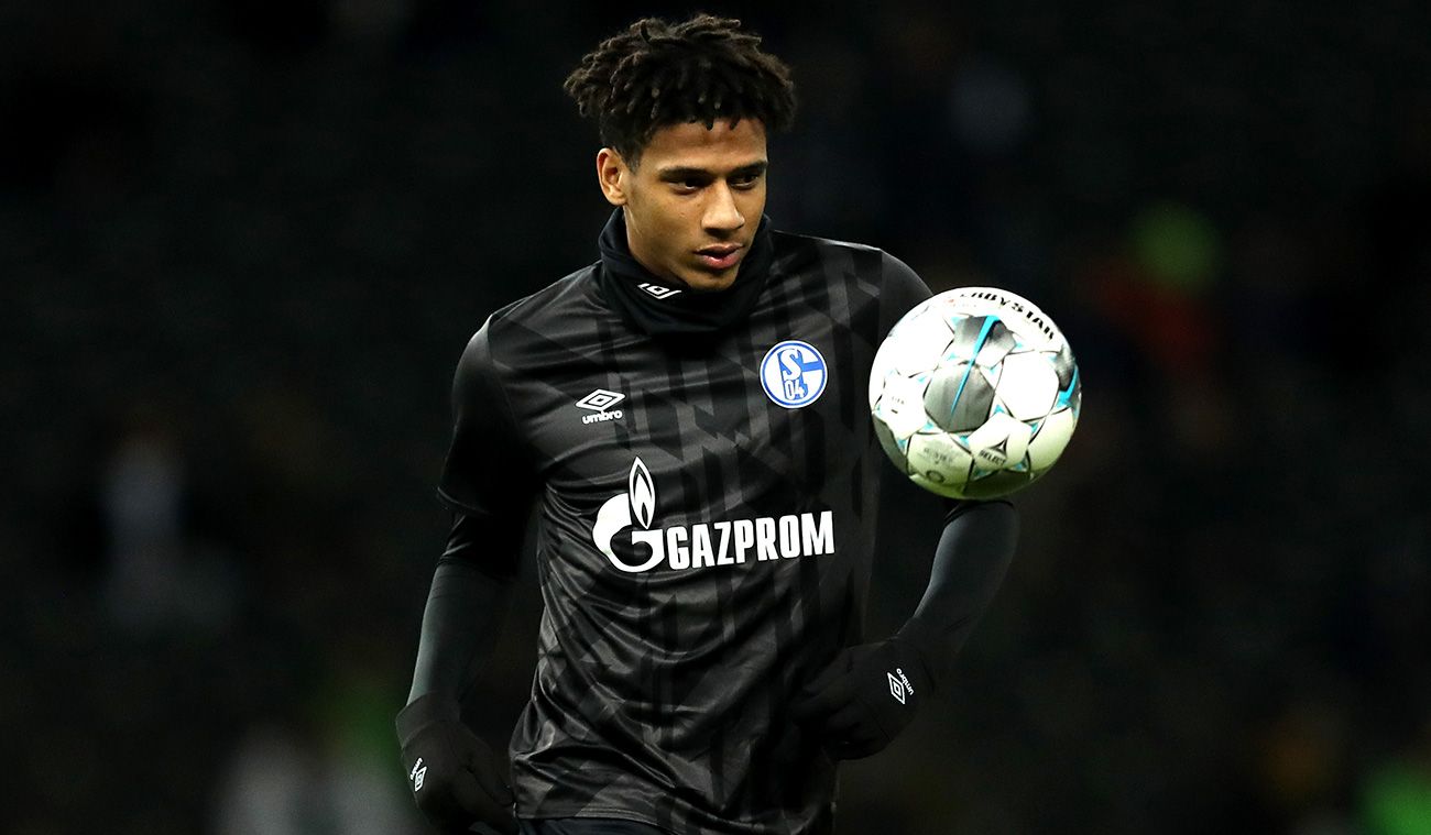 Todibo In a warming with the Schalke