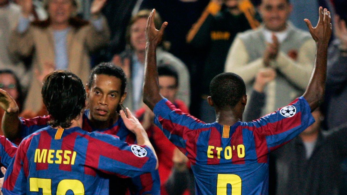Leo Messi, Ronaldinho y Samuel Eto'o celebran un gol del Barça