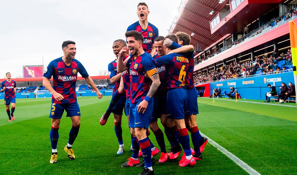Monchu And other players of the Barça B celebrates a goal