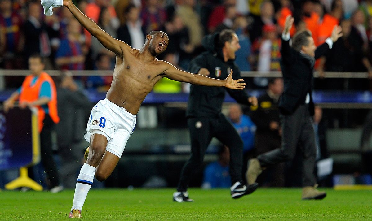 Eto'o celebra la victoria contra el Barça en las 'semis' de 2010 en Champions