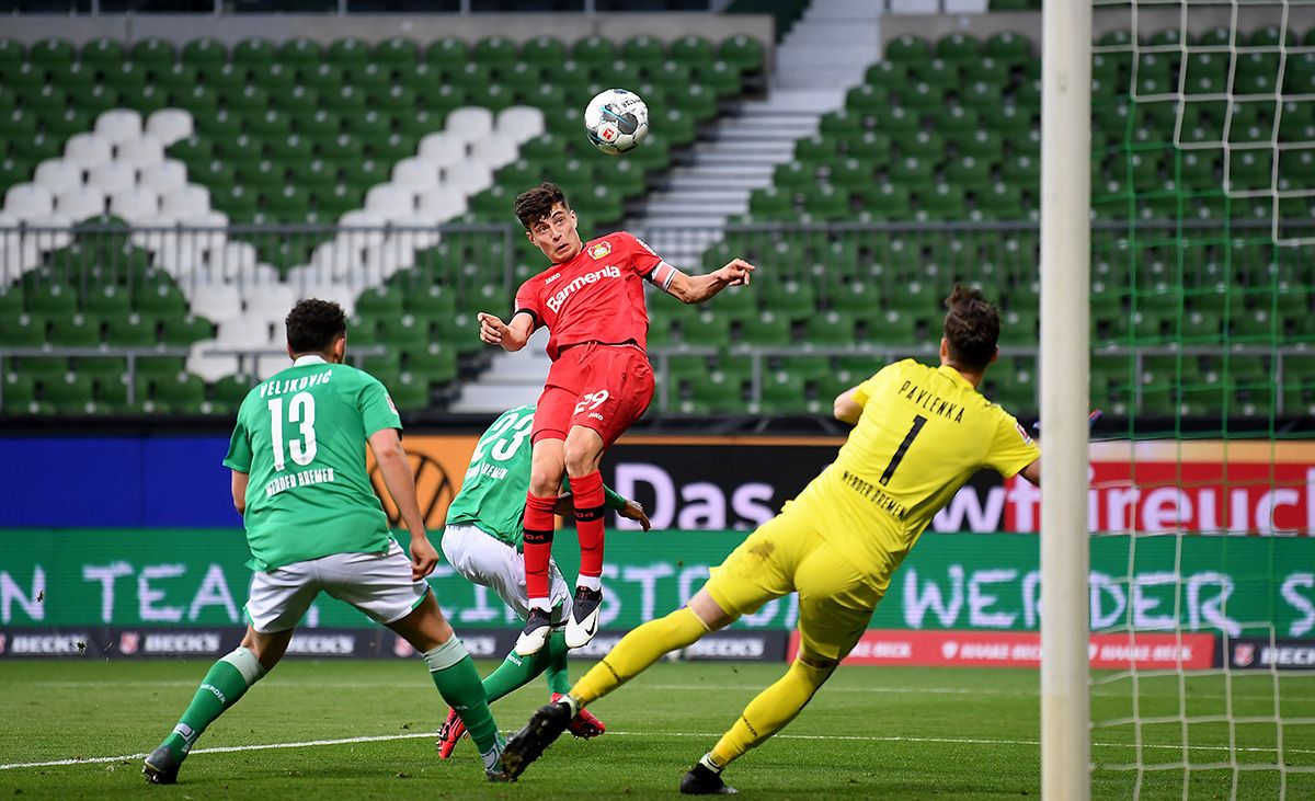 Kai Havertz, marcando un gol de cabeza al Werder Bremen