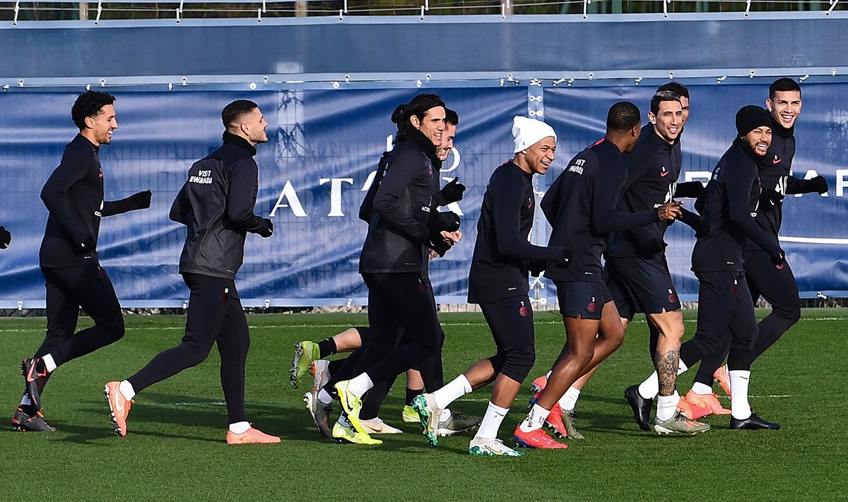 The players of the PSG in a training