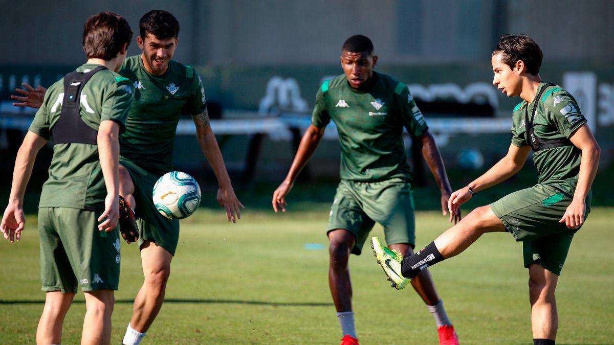 Emerson in a training session of Real Betis