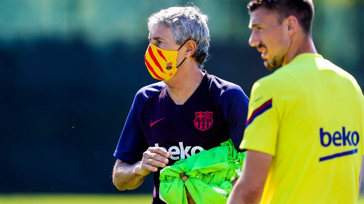 Quique Setién in a training of the Barcelona