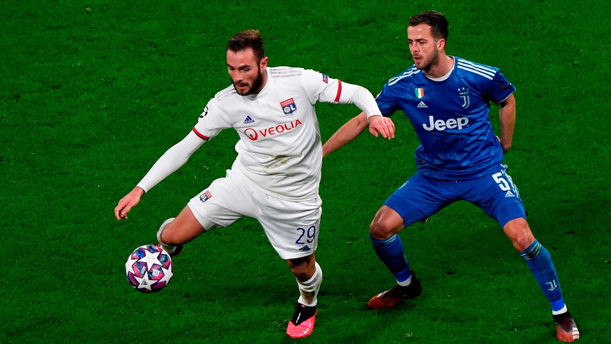 Miralem Pjanic in a match of Juventus in the Champions League