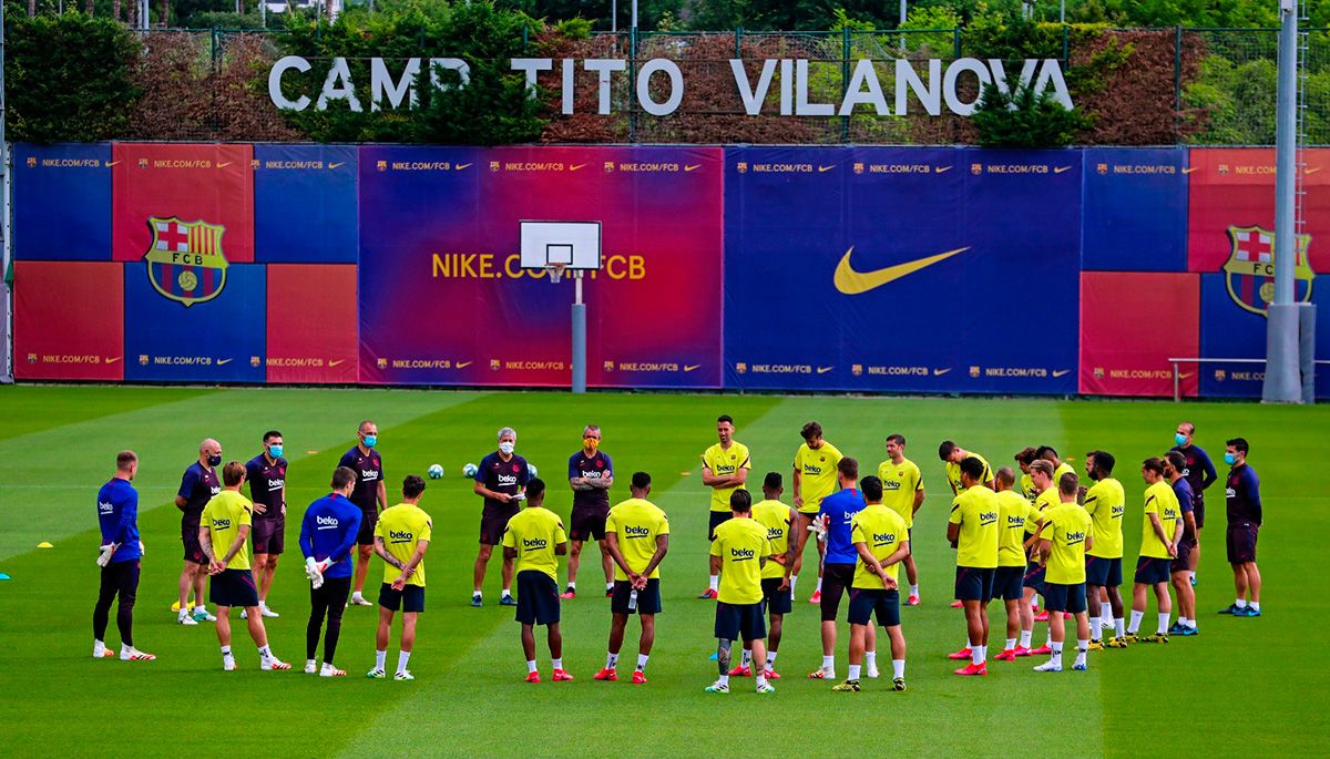 All the players of the Barça before a training