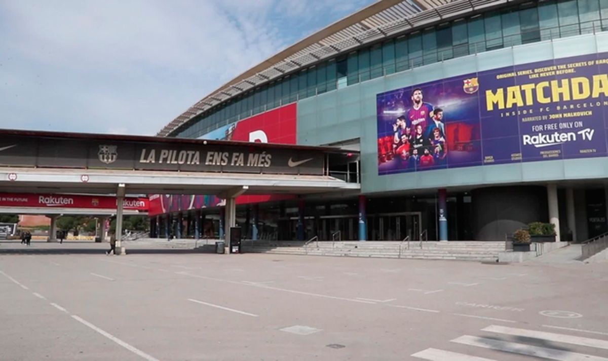 Imagen lateral de la fachada del Camp Nou