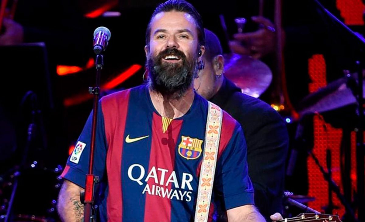 Pau Donés, durante un concierto en Las Vegas con la camiseta del FC Barcelona