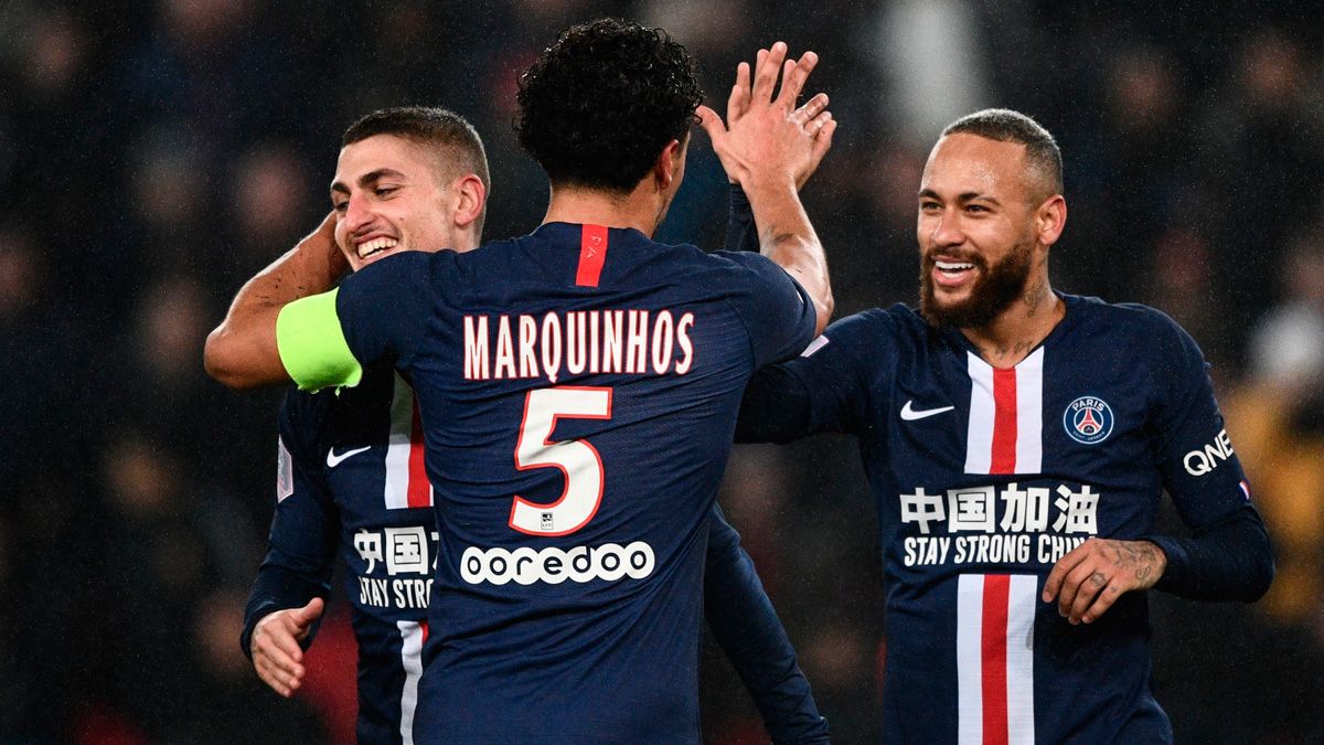 Marco Verratti, Marquinhos and Neymar celebrate a goal of PSG in the Ligue 1