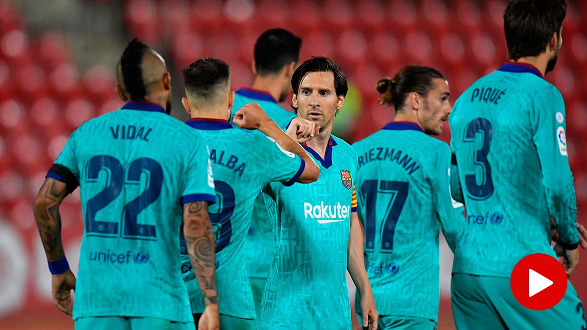 Jordi Alba and Leo Messi, celebrating one of the goals against the Mallorca