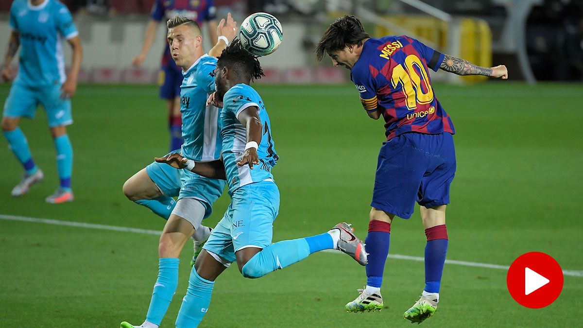 Leo Messi, rematando un centro contra el Leganés