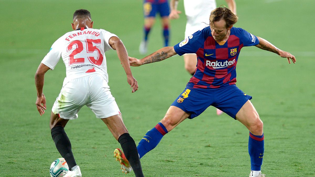 Ivan Rakitic in a Sevilla-Barça of LaLiga