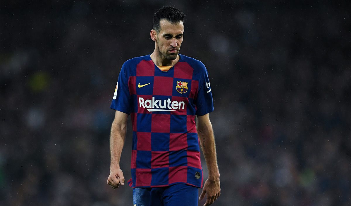 Sergio Busquets, regretting after an action against the Athletic