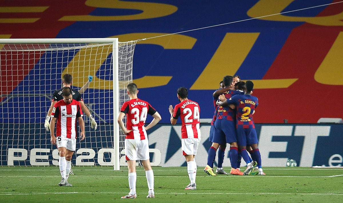 El FC Barcelona, celebrando el gol de Rakitic contra el Athletic