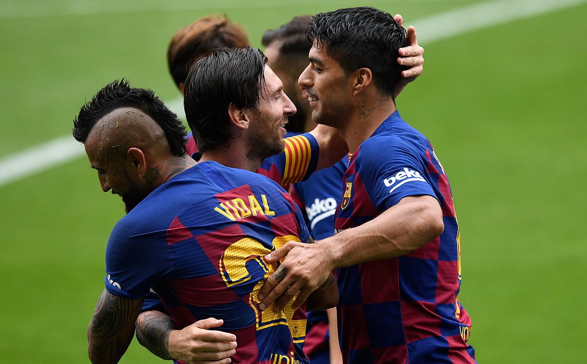 Messi, Suárez y Arturo Vidal, celebrando el segundo gol ante el Celta