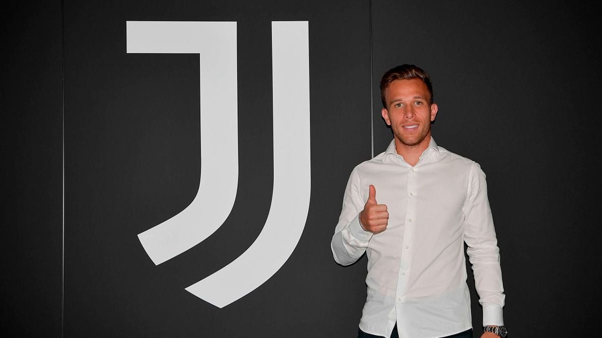 Arthur after signing his new contract with Juventus | JuventusFC