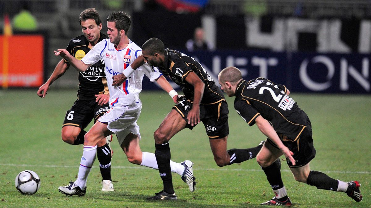 Miralem Pjanic in his stage in Olympique Lyon in 2008