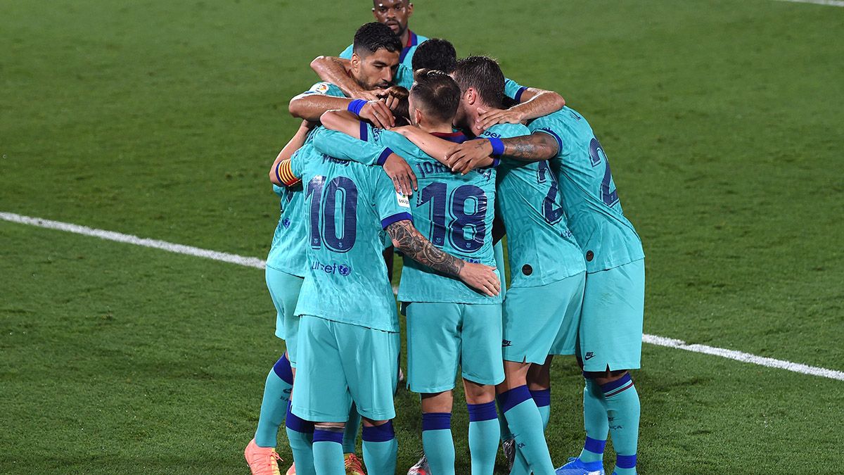 The players of the Barça celebrate a goal in Villarreal