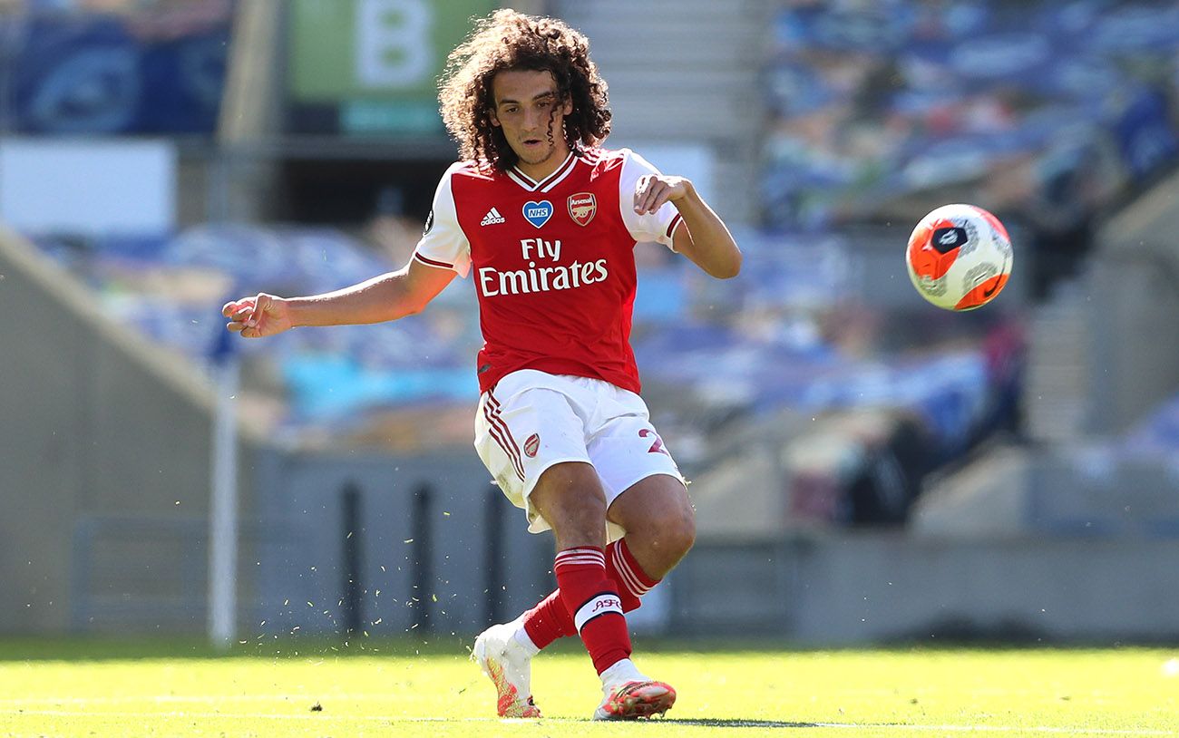 Guendouzi, midfield player of the Arsenal, happens a balloon