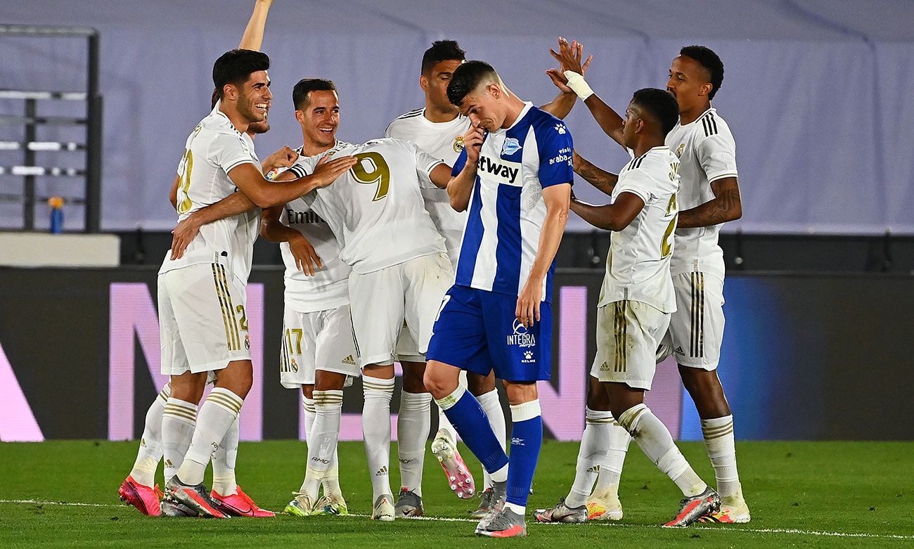 The players of the Madrid celebrate a goal