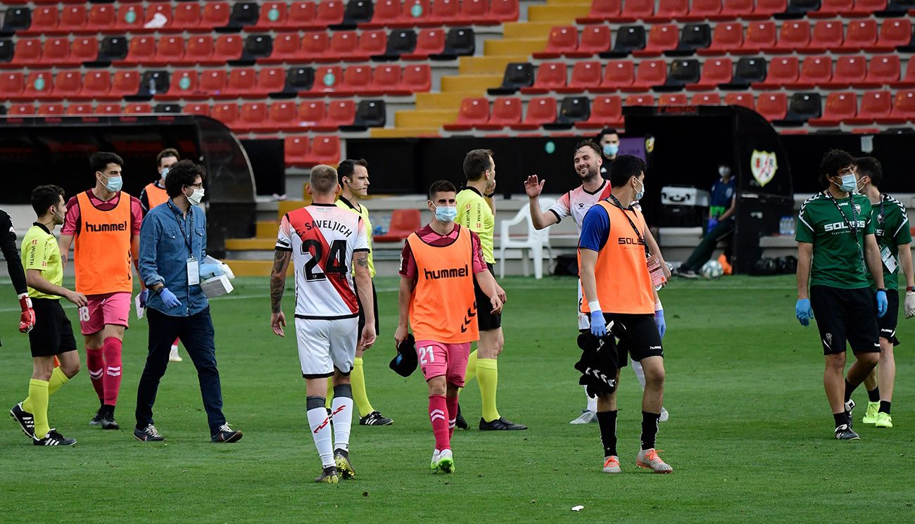 Los jugadores del Rayo Vallecano tras un partido