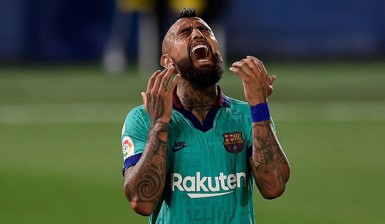 Arturo Vidal regrets  in a party of the Barça