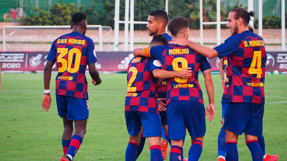 Los jugadores del Barça B celebran un gol en el play-off de ascenso a Segunda División | FCB