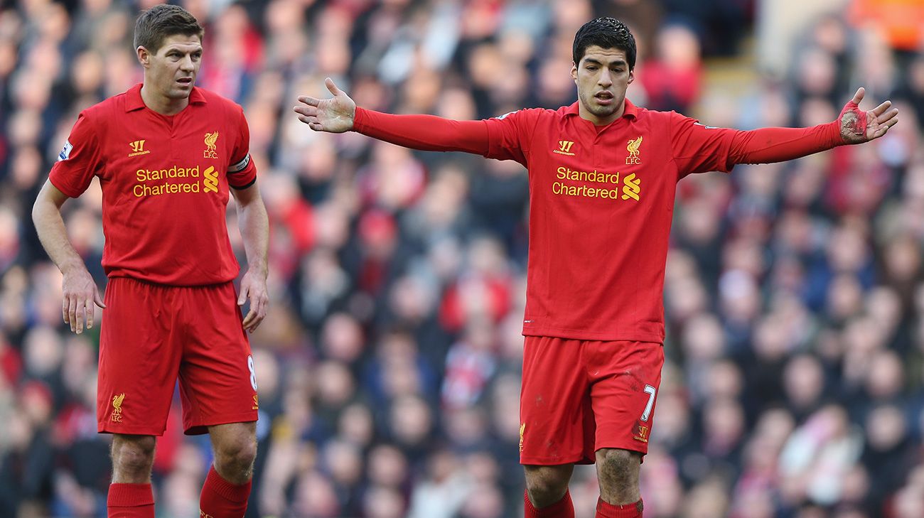 Steven Gerrard and Luis Suárez with the Liverpool