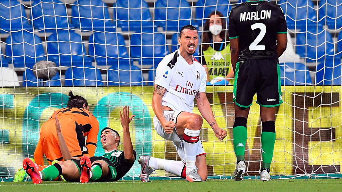 Zlatan Ibrahimovic celebrates a goal with Milan in the Serie A