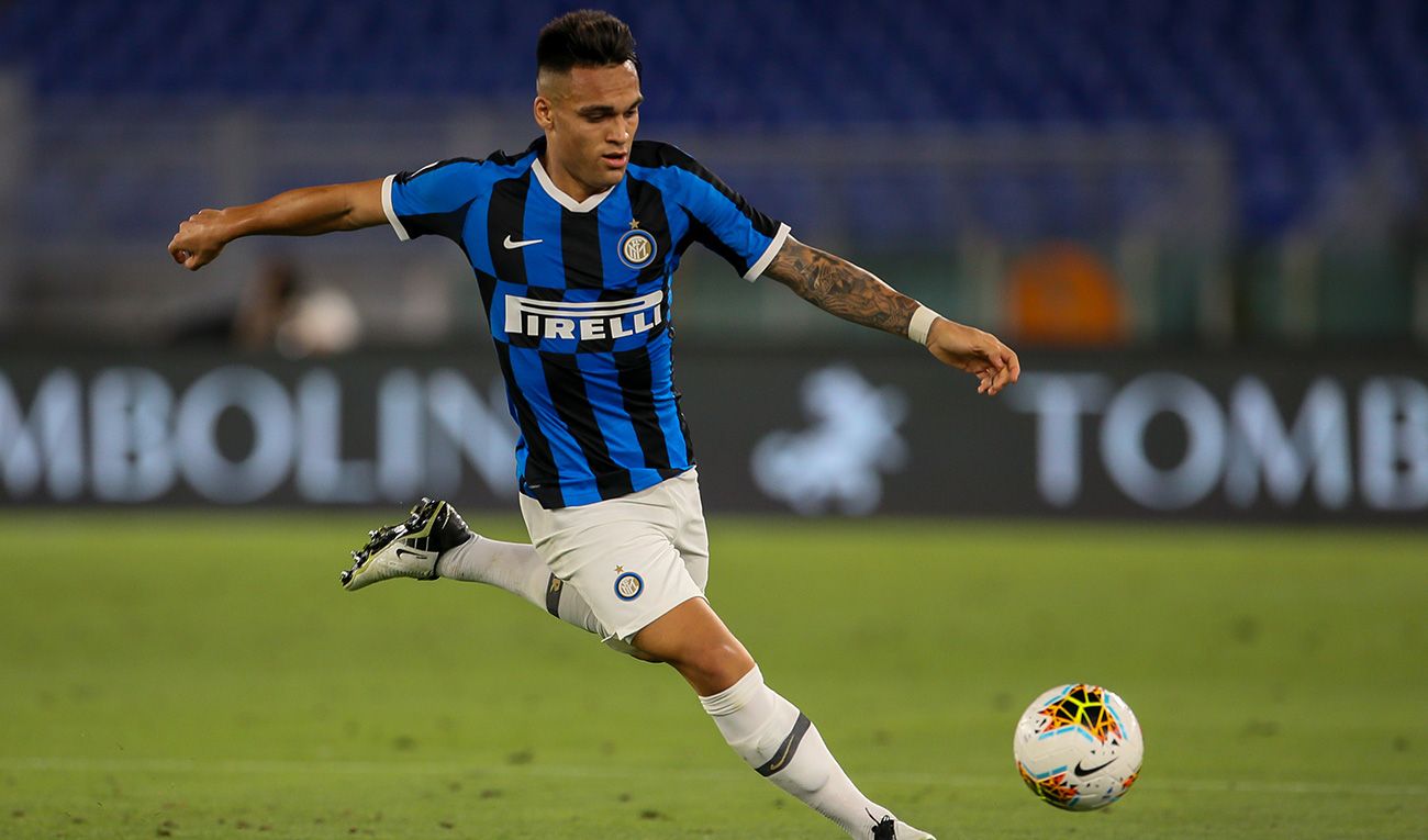 Lautaro Martínez dispara a puerta con el Inter de Milán