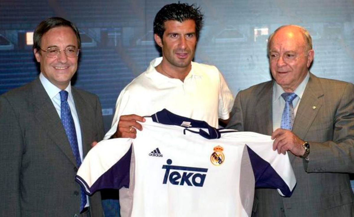 Luis Figo, junto a Florentino Pérez y Alfredo Di Stéfano hace 20 años