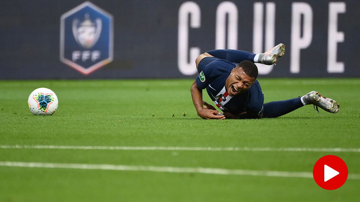 Kylian Mbappé, just after suffering a horrifying entrance
