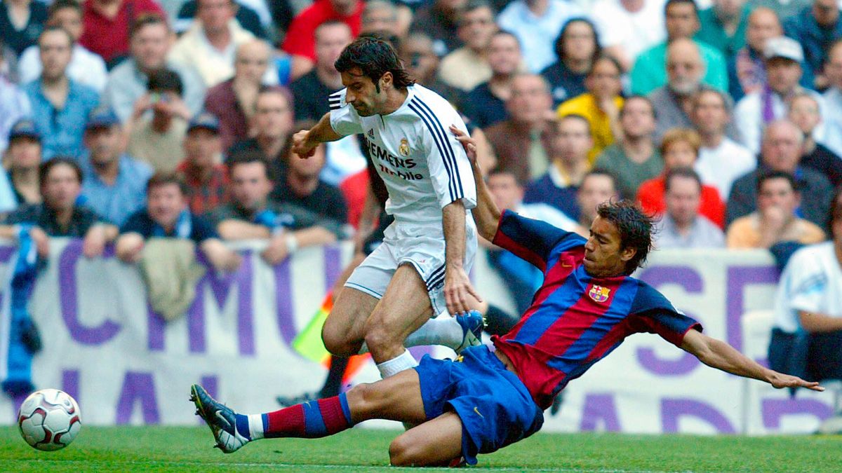 Luís Figo en un Real Madrid-Barça en el Santiago Bernabéu