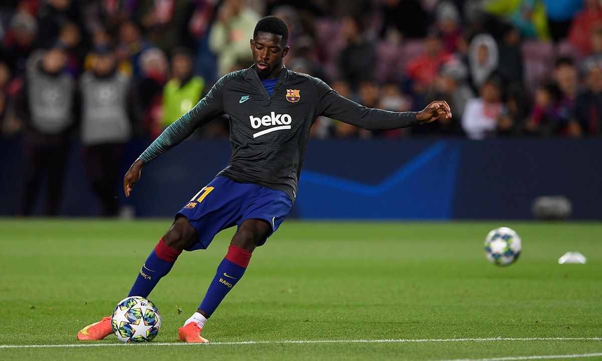 Ousmane Dembélé, durante un calentamiento en el Camp Nou